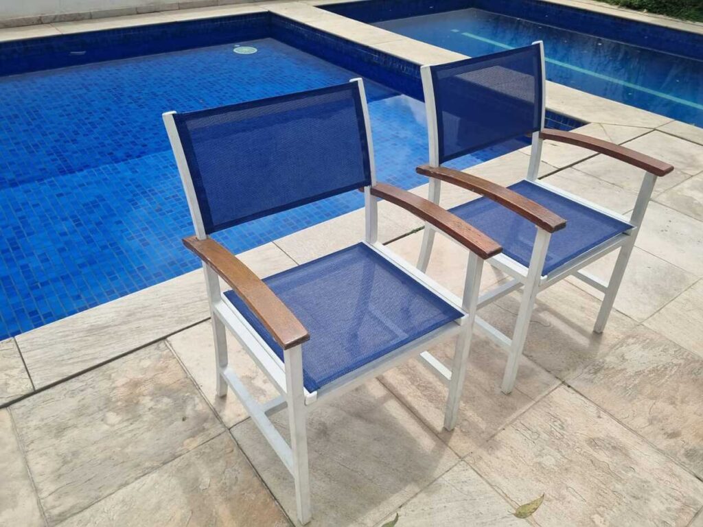 Reforma de espreguiçadeira para piscina