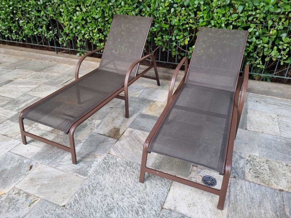 Reforma de espreguiçadeira para piscina
