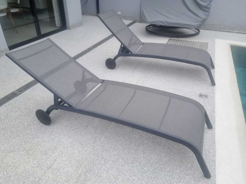 Reforma de espreguiçadeira para piscina